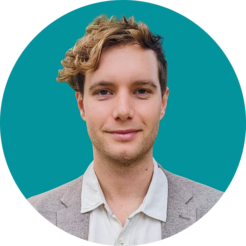 Portrait of Dr Callum Peet